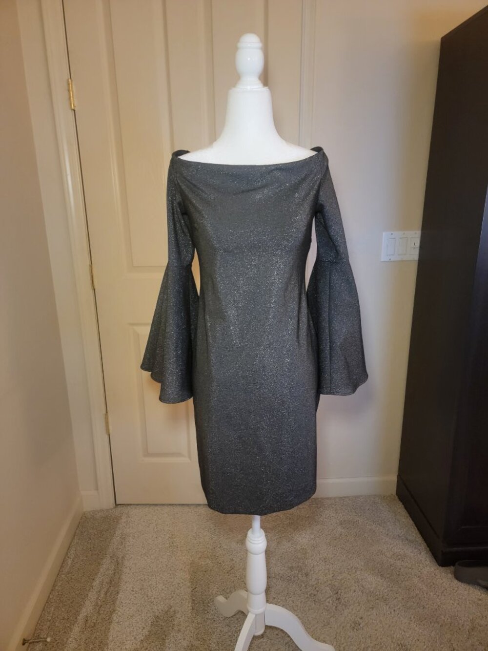 Vince Camuto Women's Small Silver Gray Metallic Sparkle Off Shoulder Bell Sleeve